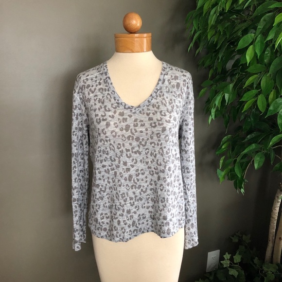 Rails Sami Heather Gray Leopard Print Top Linen S - Picture 4 of 16